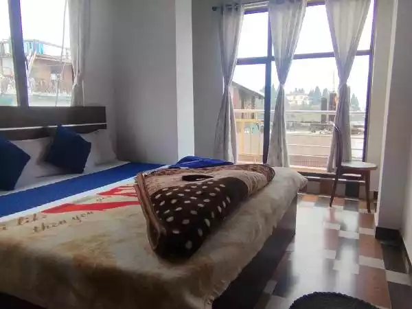 Hotel Manjushree room and amenities